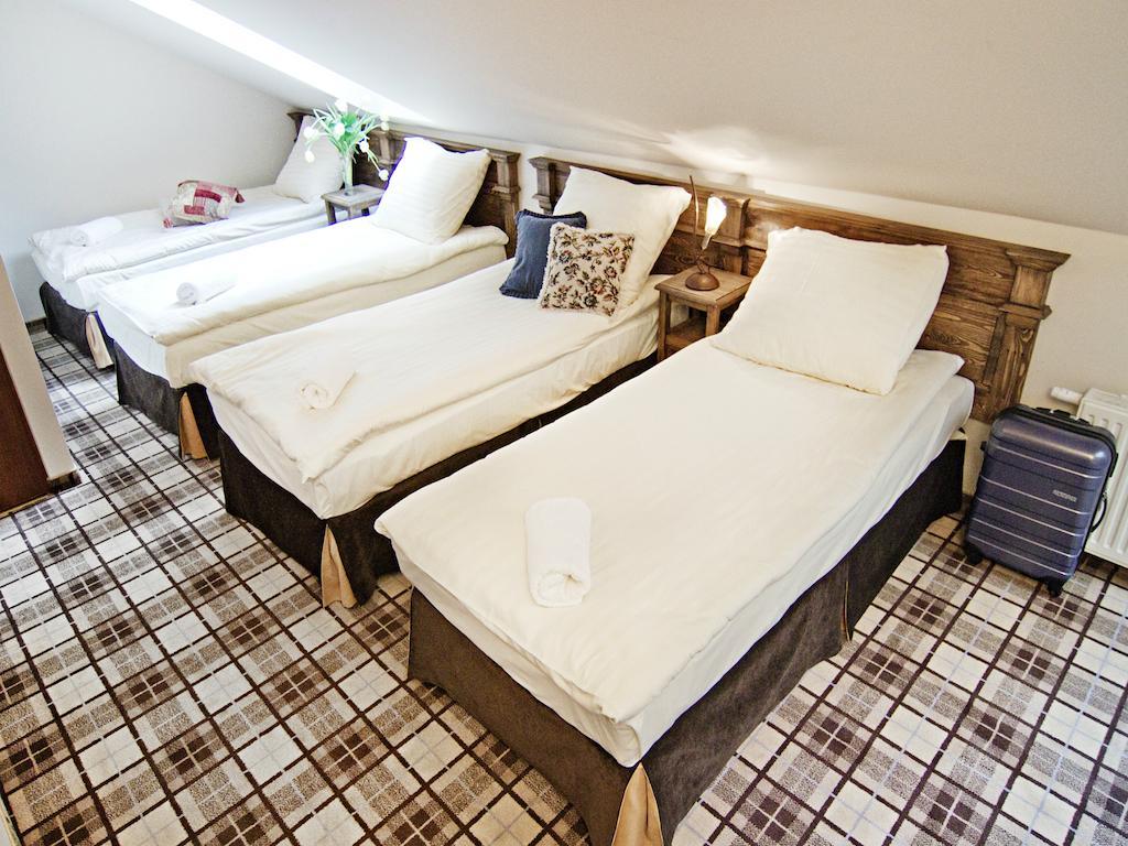 Five Stars Bed&Breakfast 브로츠와프 객실 사진