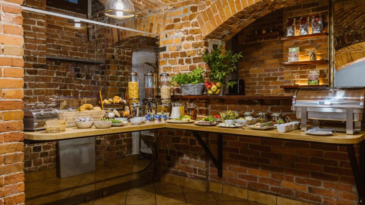 Five Stars Bed&Breakfast 브로츠와프 외부 사진