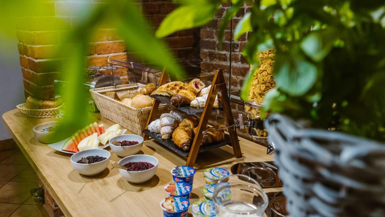 Five Stars Bed&Breakfast 브로츠와프 외부 사진