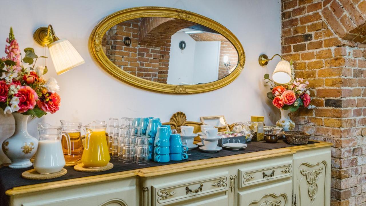 Five Stars Bed&Breakfast 브로츠와프 외부 사진
